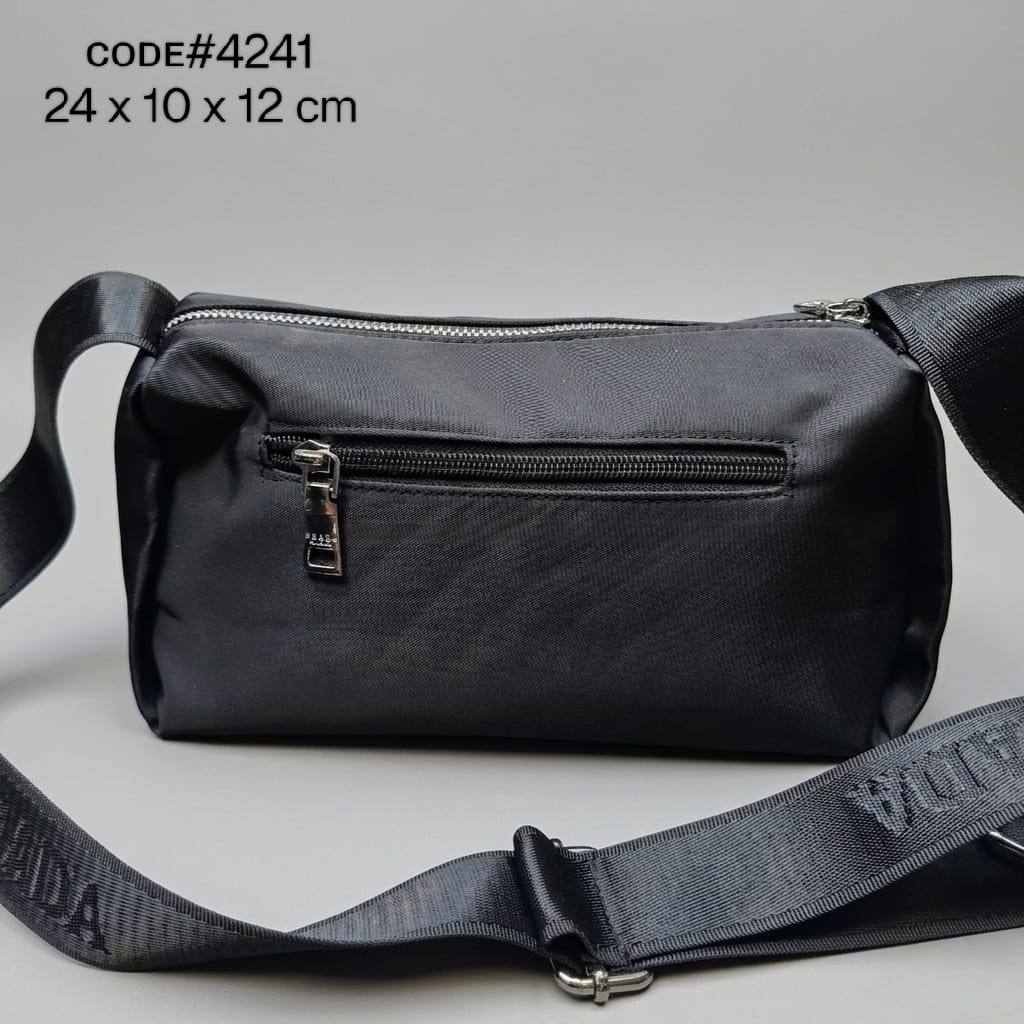 PRADA ᴄʀᴏssʙᴀɢ
ʀᴇ- ɴʏʟᴏɴ sᴀғғɪᴀɴᴏ ʟᴇᴀᴛʜᴇʀ
ᴅᴇᴛᴀᴄʜᴀʙʟᴇ ᴘᴏᴜᴄʜ
ᴀᴅᴊᴜsᴛᴀʙʟᴇ sᴛʀᴀᴘ
sɪᴢᴇ 24 cm

75 dhs✅

Zain31
♥️♥️♥️