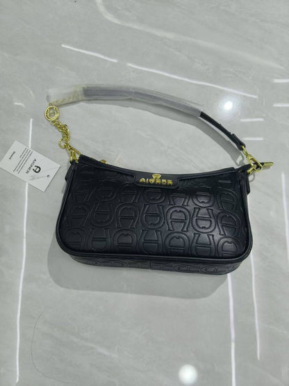 Aigner
90 dhs🪙🌨️

With box
♥️♥️♥️

Size27cm

Zain138
♥️♥️♥️