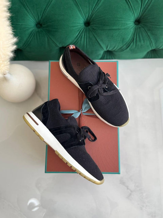 Loro piana
*Vip quality*
*Size:36To42*
490 dhs🇦🇪

Zain113
♥️♥️♥️