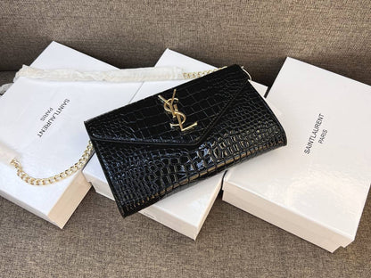 Bags
95 dhs🇦🇪🇦🇪
high quality With box23cm

Zain26
♥️♥️♥️