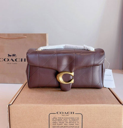 COACH 
NEW CAME HIGH QUALITY 
WITH BOX 
🎁🎁🎁

120 dhs💓
Size:26cm

Zain39
♥️♥️♥️