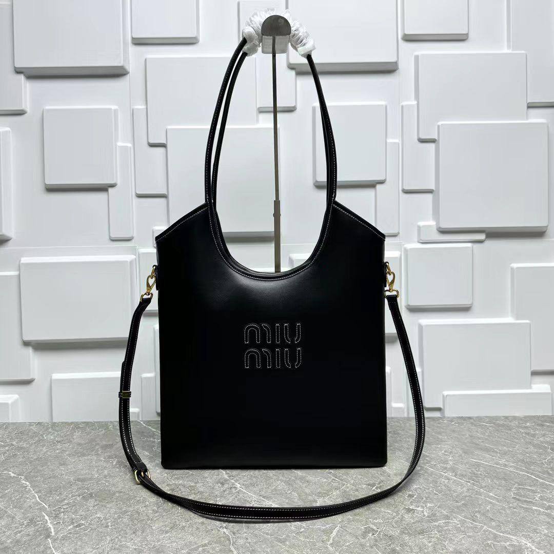 Miu Miu
Master
270 dhs🪙🌨️

Zain153
♥️♥️♥️