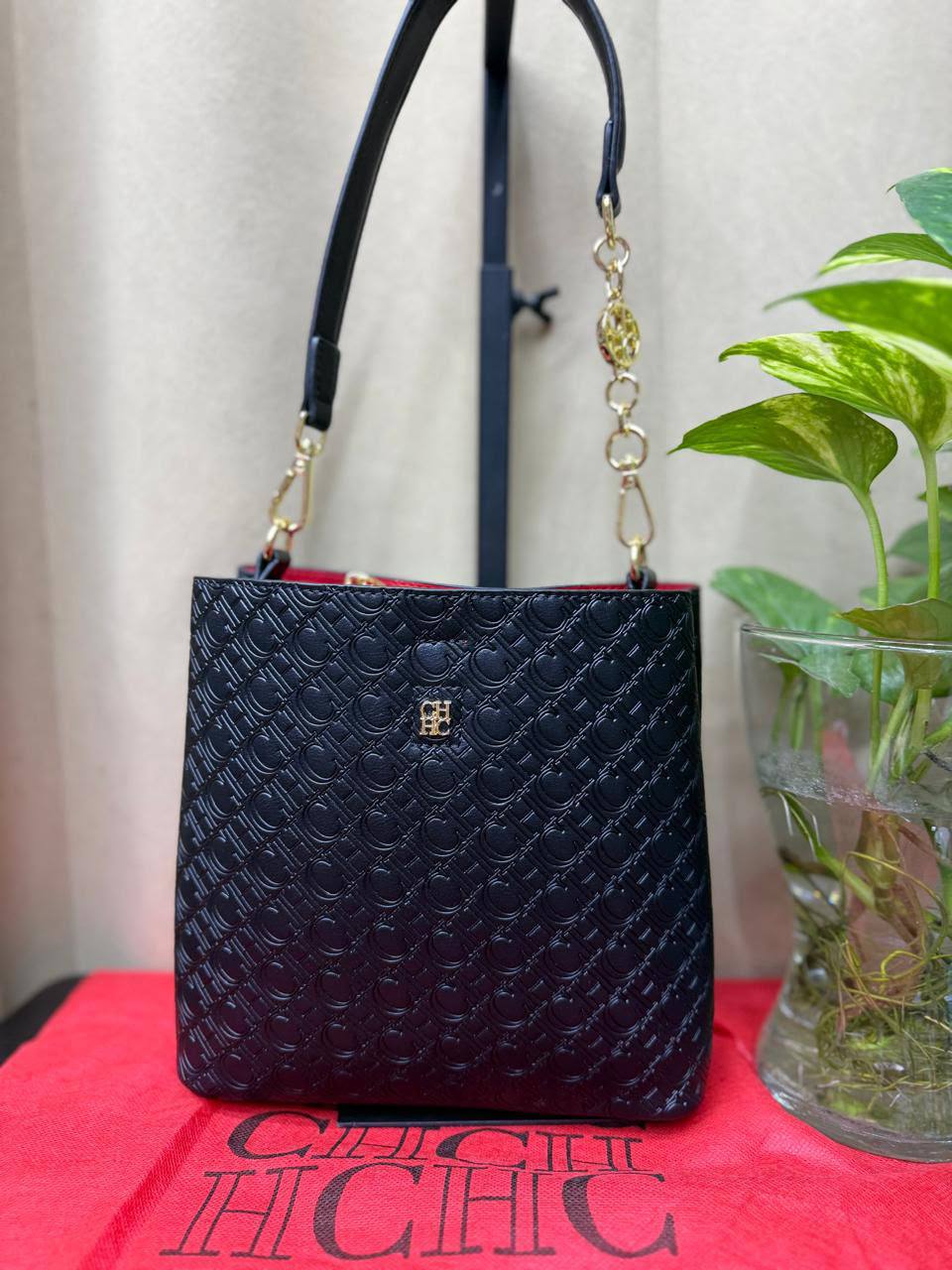 CH
High quality 
Size :20cm
110 dhs🇦🇪🇦🇪

Zain70
♥️♥️♥️