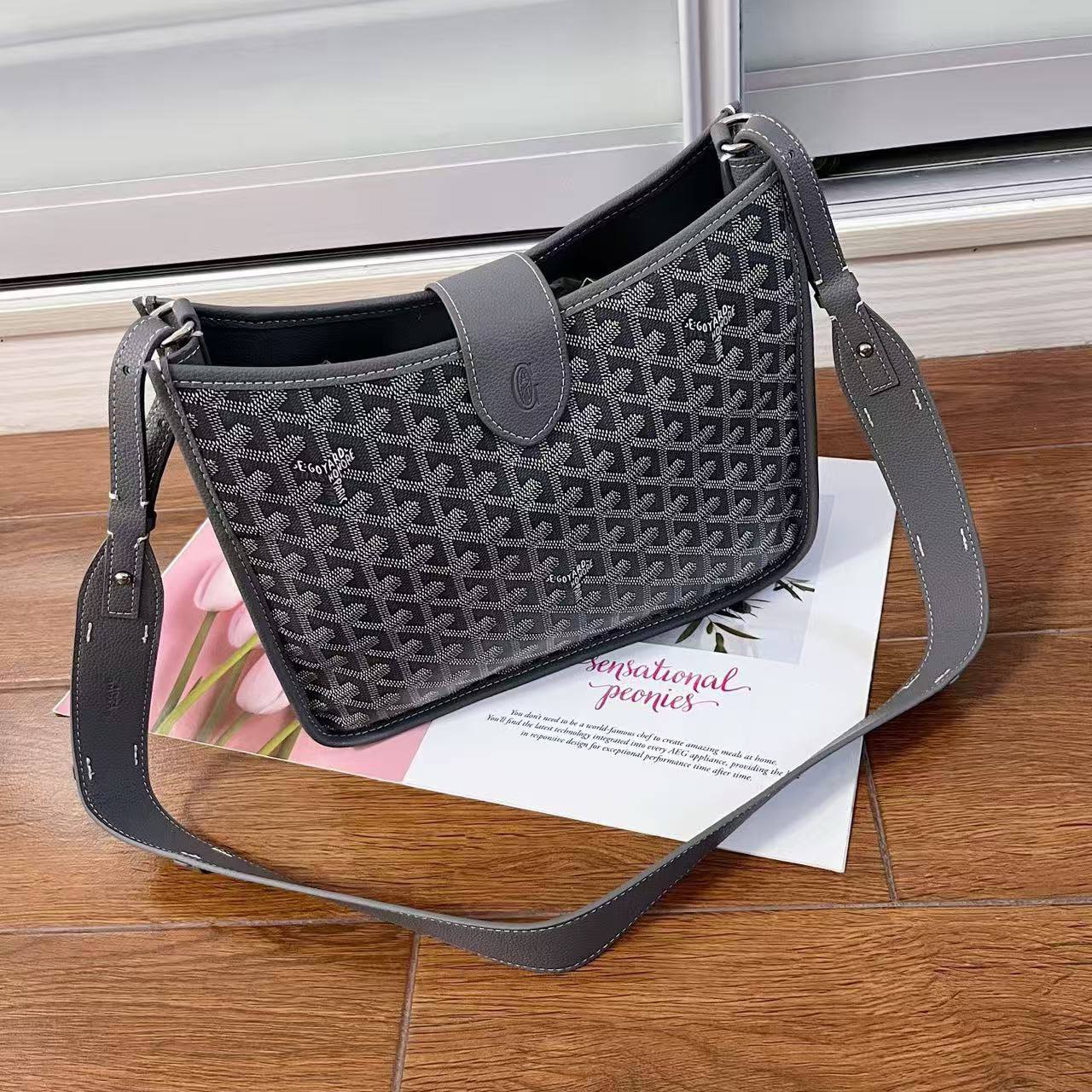Goyard
Master🌺🌺
260 dhs✅

Zain141
♥️♥️♥️