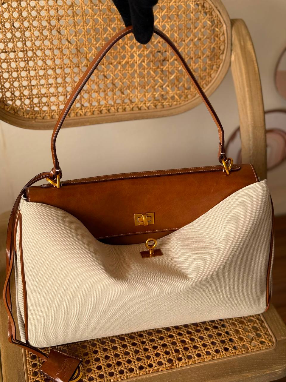 New Collection✨✨✨

BALENCIAGA

36cm

420 DHS🇦🇪🇦🇪🇦🇪

MASTER QUALITY

Zain167
♥️♥️♥️