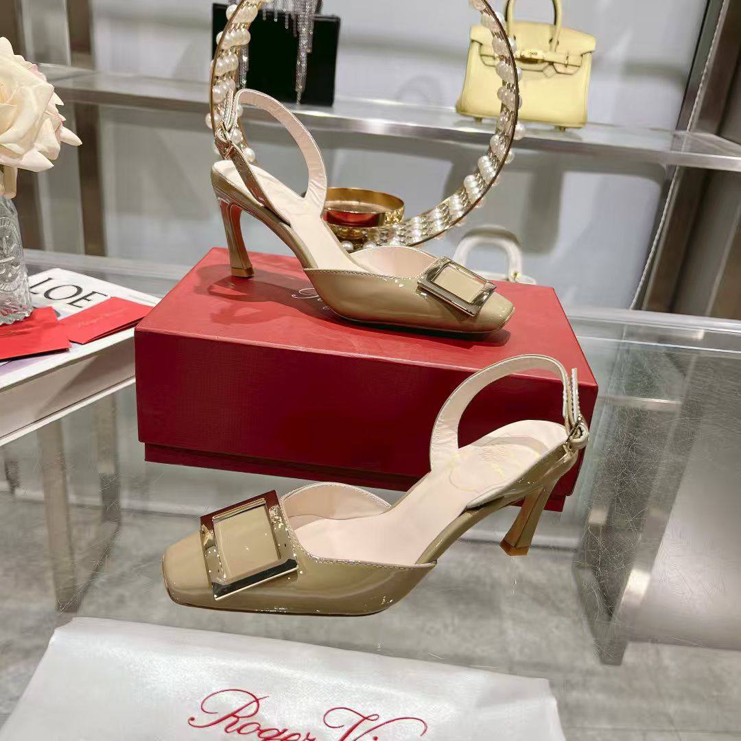 Roger Vivier
Size 36-41 
120 dhs❣️

Zain132
♥️♥️♥️