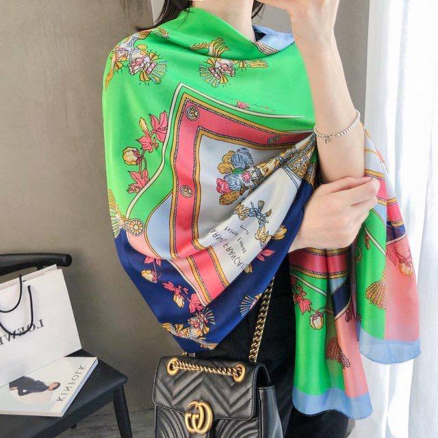 Silk scarf 
40 dhs✅

Zain93
♥️♥️♥️