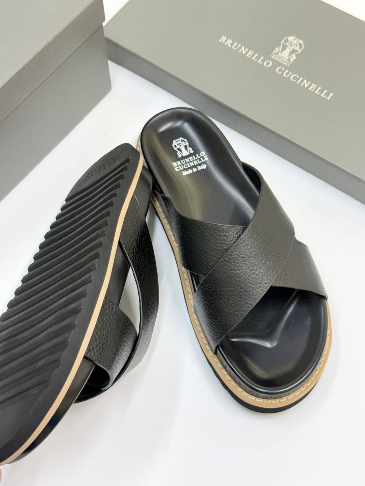 NEW CAME
MEN SLIPPER
BRUNELLO CUCINELLI
GOOD QUALITY
105 dhs🌺
39 TO 46

Zain40
♥️♥️♥️