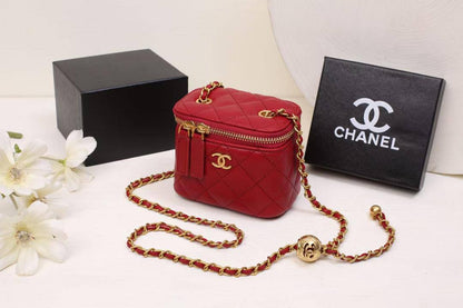 Chanel

90 dhs🇦🇪

high quality 

With box
🎁🎁🎁

Zain26
♥️♥️♥️
