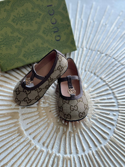 New collection{}
Brand:Gucci
 Super master quality 😍
Size:21To28
250 dhs🪙🌨️

Zain261
♥️♥️♥️