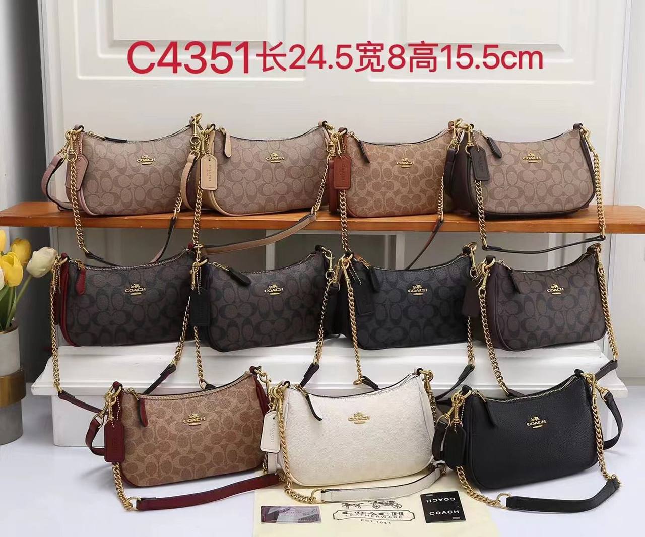 Coach

with box
🎁🎁🎁

85 dhs✅

Zain50
♥️♥️♥️