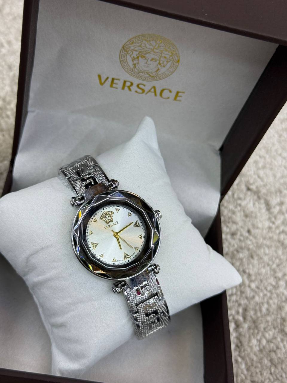 VERSACE🆕 LADIES 
GOOD QUALITY 💯
75 dhs🪙💕

Zain133
♥️♥️♥️