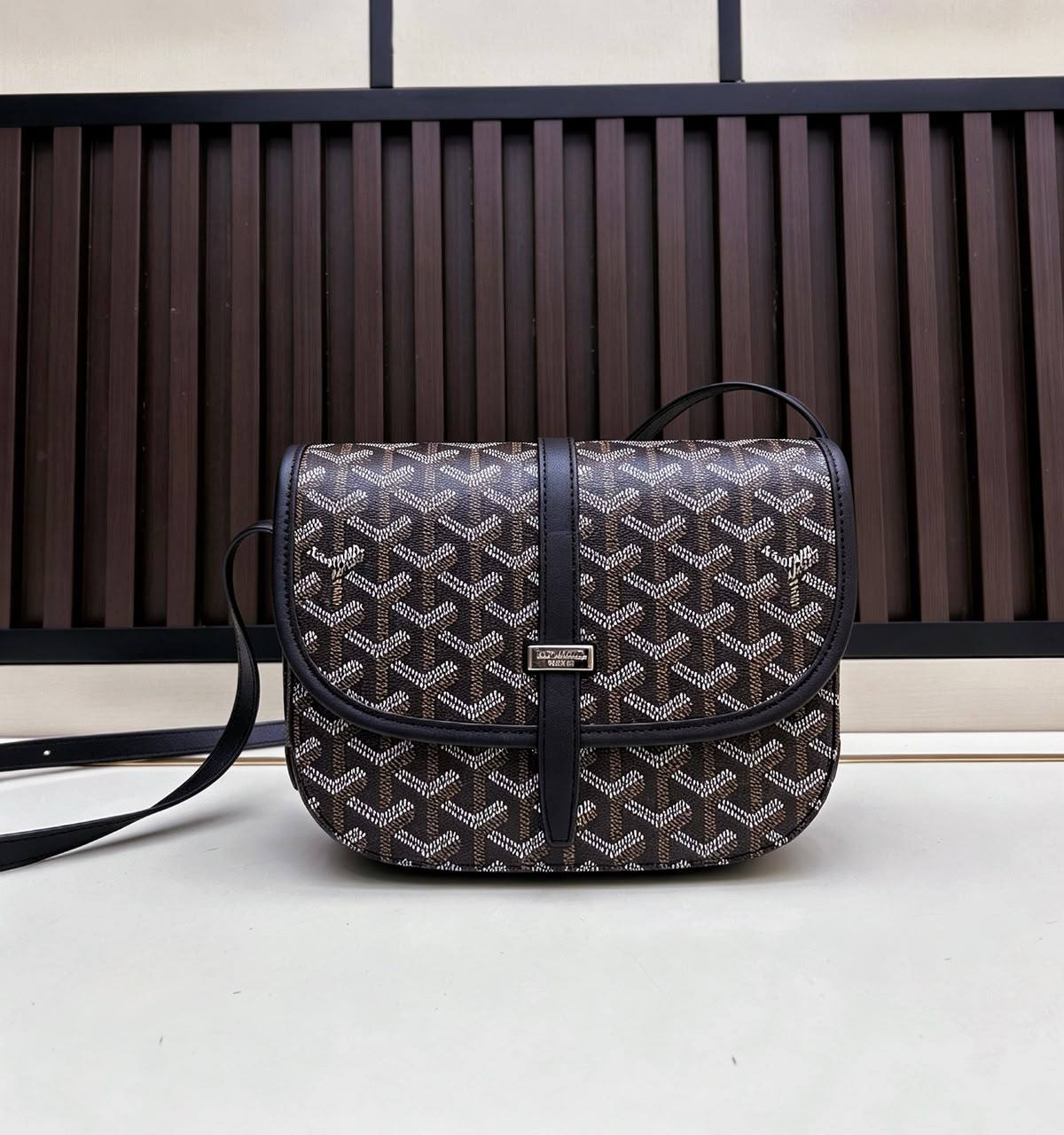GOYARD SLING BAG 
UNISEX 
HIGH QUALITY 
WITH BOX
110 dhs🇦🇪🇦🇪

Zain295
♥️♥️♥️