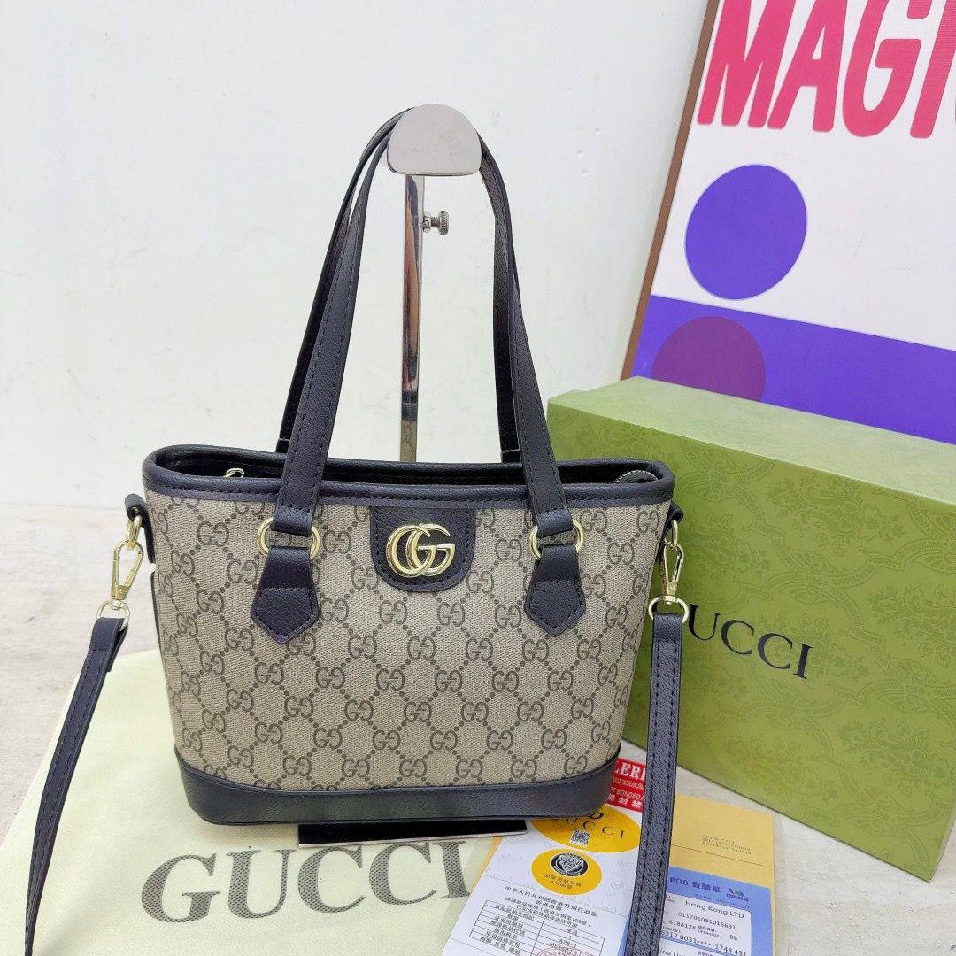 GUCCI ᴏᴘʜɪᴅɪᴀ ᴍɪɴɪ
 ᴛᴏᴛᴇ ʙᴀɢ
ɢᴏʟᴅ ʜᴀʀᴅᴡᴀʀᴇ
sɪᴢᴇ : 27 cm

70 dhs✅

Zain31
♥️♥️♥️
