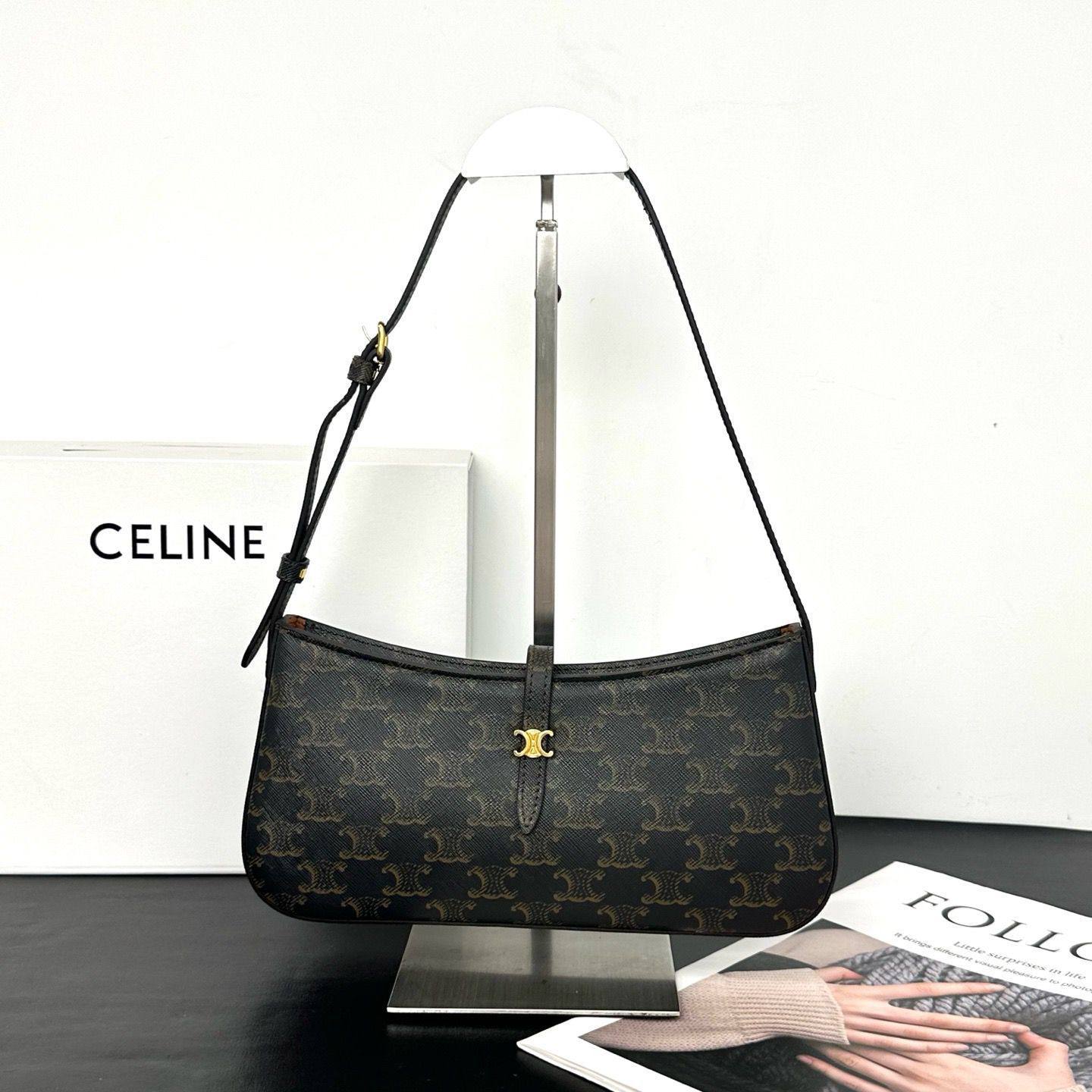 Celine 
250 dhs🪙🌨️
#26cm 
Master

Zain228
♥️♥️♥️