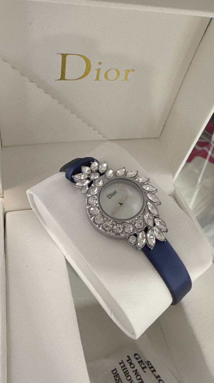 New Stock
60 dhs✅

Zain45
♥️♥️♥️