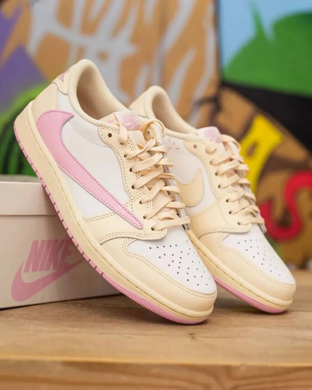 Jordan 1 Retro Low OG SP
Travis Scott Shy Pink ，
Size 36-45 ，
240 dhs💛

Zain18
♥️♥️♥️