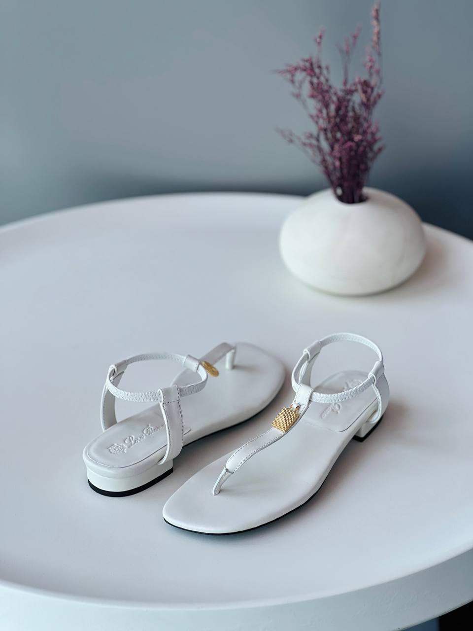 LORO  PIANA🩵💛
*36-41*
_Super master high quality_🪡
380 dhs✅

Zain176
♥️♥️♥️