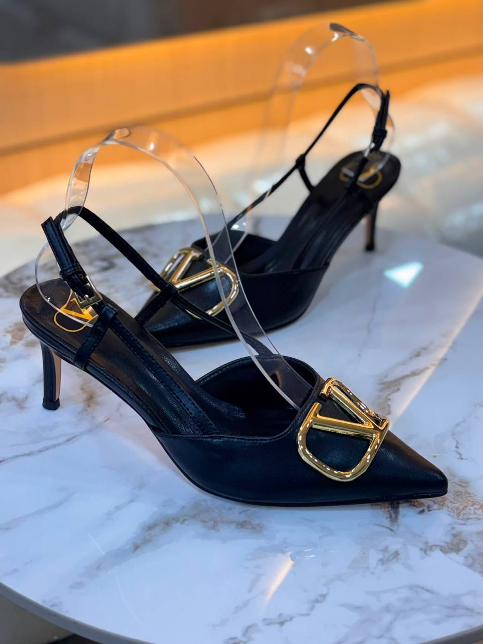 Valentino sandal

100 DHS🇦🇪🇦🇪

36-42

Zain30
Zain50
♥️♥️♥️