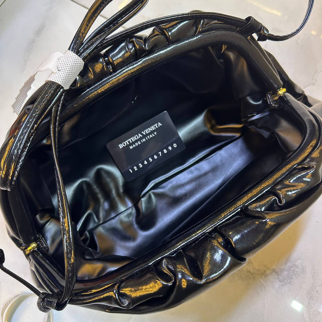 BOTTEGA 
NEW CAME BIG SIZE 
GOOD QUALITY
115 dhs🪙🌨️

Zain39
♥️♥️♥️