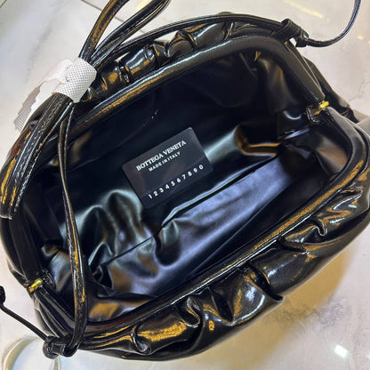 BOTTEGA 
NEW CAME BIG SIZE 
GOOD QUALITY
115 dhs🪙🌨️

Zain39
♥️♥️♥️
