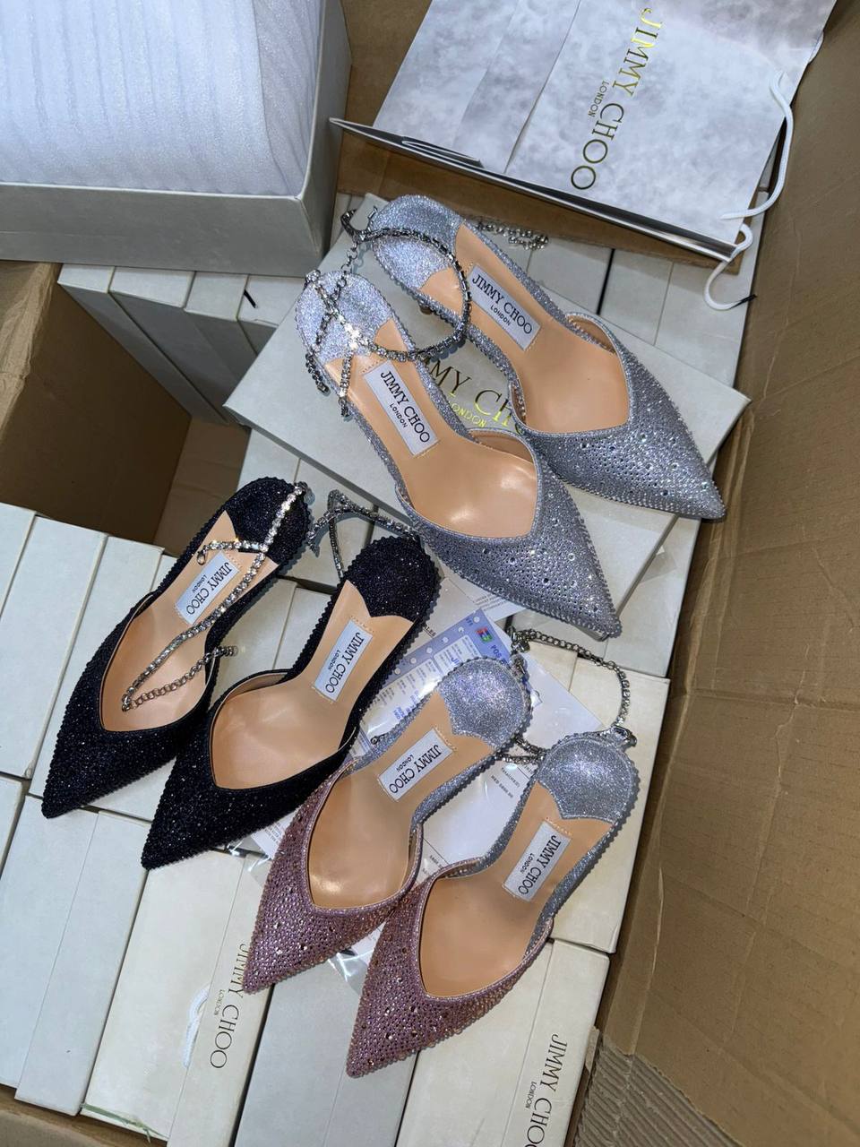 Jimmy Choo 
Size 36 to 41
130 dhs💓

Zain175
♥️♥️♥️