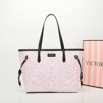 Victoria's Secret
good quality 
85 dhs✅

Zain39
♥️♥️♥️