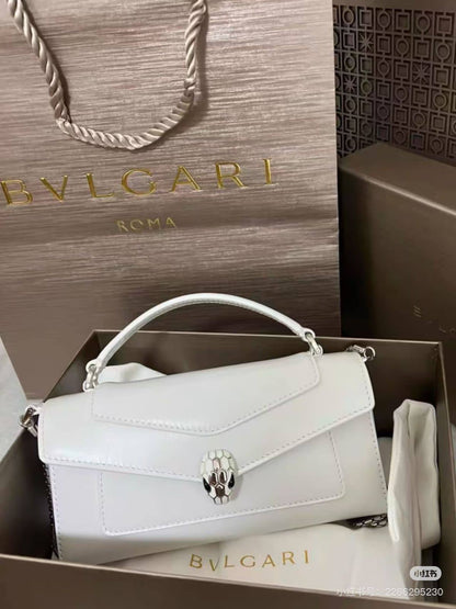 Bvlgari Master

400 dhs🗽

#with box💕💕💁‍♂️
🎁🎁🎁

Zain228