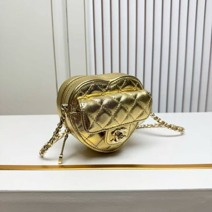 Chanel
Master🌺🌺
270 dhs💛

Zain141
♥️♥️♥️