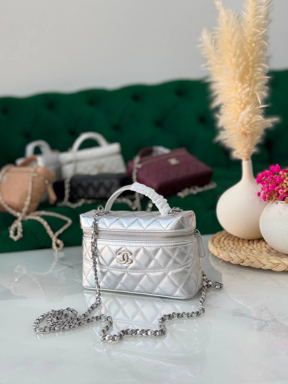 Chanel  ✨💥
Available original box 📦 
With full packing 🎀🎀
Super high quality 💥💥
For Price 👇 WhatsApp✅
0568585901 
0507557372
0552275751 Owner Zain 👌

Zain283
♥️♥️♥️