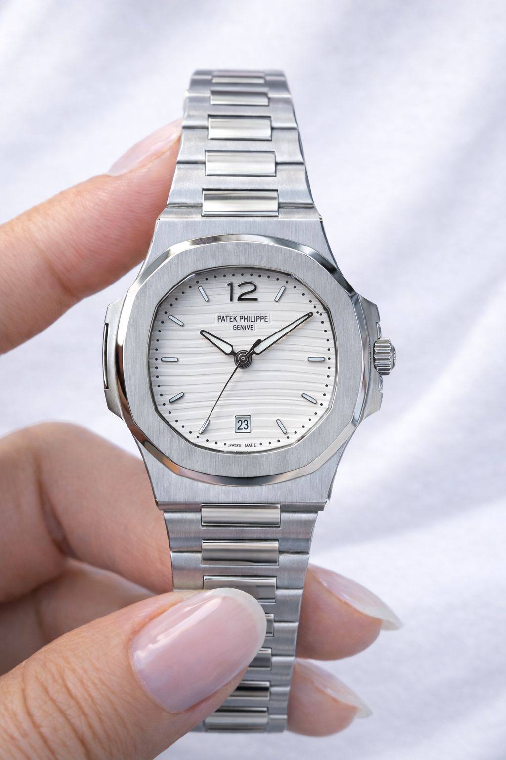 Patek Philippe 
watch for ladies good quality 
260 dhs❣️

Zain59
♥️♥️♥️