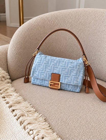 FENDI  
SUPER MASTER QUALITY 
Size: 26 cm 
AVAILABLE 

For Price 👇 WhatsApp✅
0568585901 
0507557372
0552275751 Owner Zain 👌

Zain322
♥️♥️♥️
