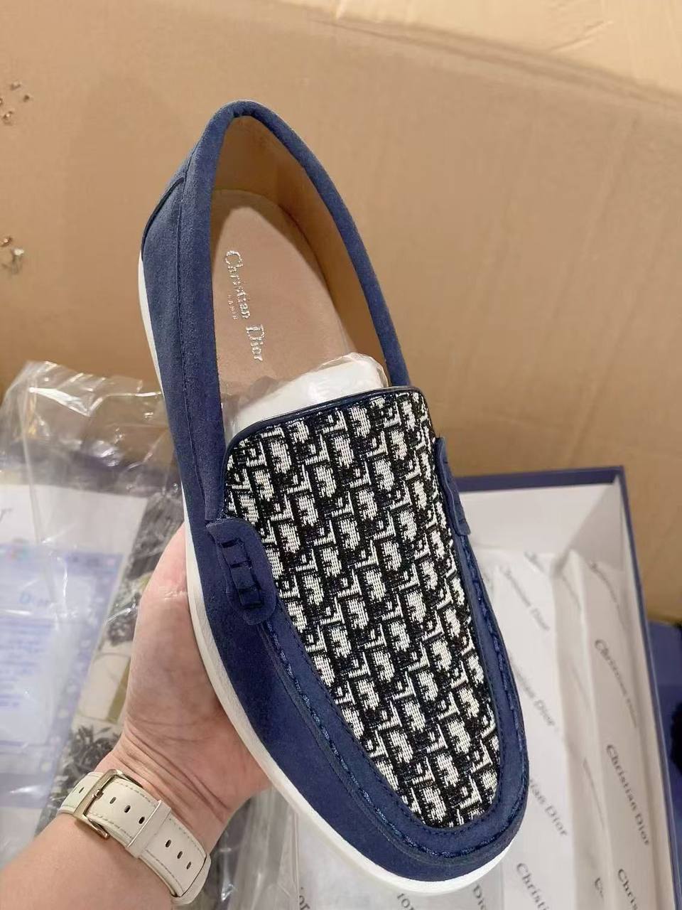 Dior 
Size:40 to 45
150 dhs💓

Zain241
♥️♥️♥️