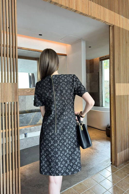 New collections                                             230 dhs🇦🇪🇦🇪

good  quality  ✅
Sizes:S M L 

AVAILABLE NOW


Zain231
♥️♥️♥️