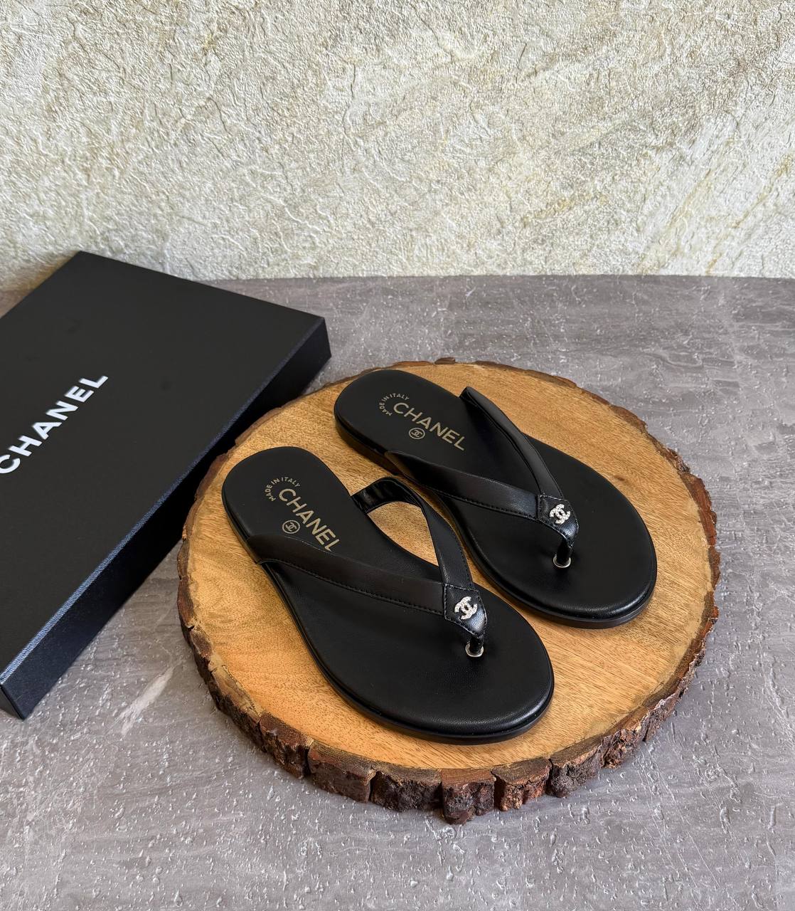 CHANEL 💫😍
SuperMaster Quality 💯
400 dhs✅
Size: 36-41 💥

Zain171
♥️♥️♥️