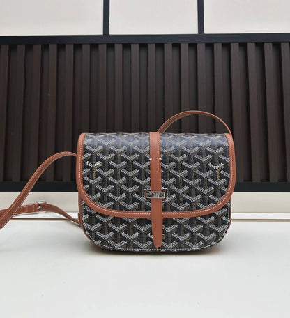 GOYARD 
SLING BAG NEW CAME UNISEX HIGH QUALITY WITH BOX 🎁🎁🎁

110 dhs💓

Zain39
♥️♥️♥️