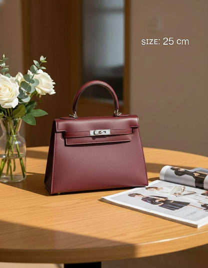 HERMES ᴋᴇʟʟʏ
ᴘʟᴀɪɴ ᴍᴀᴛᴛᴇ ʟᴇᴀᴛʜᴇʀ ᴍᴀᴛᴇʀɪᴀʟ
sɪʟᴠᴇʀ ʜᴀʀᴅᴡᴀʀᴇ
ɪᴛ ʜᴀs ʟᴏɴɢ ʙᴇʟᴛ sᴛʀᴀᴘ
sɪᴢᴇ: 25 cm

95 dhs❣️

Zain31
♥️♥️♥️