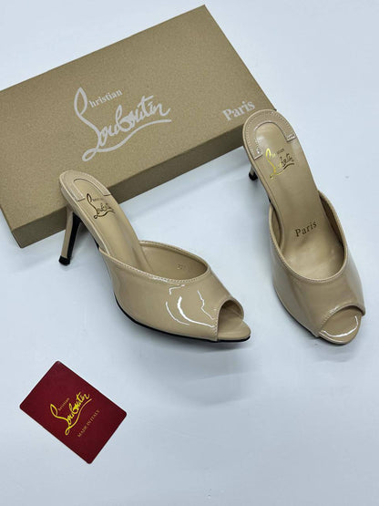Christian 

💯𝙃𝙞𝙜𝙝 𝙌𝙪𝙖𝙡𝙞𝙩𝙮
Size 36-37-38-39-40-41
105 dhs🇦🇪

Zain21
♥️♥️♥️