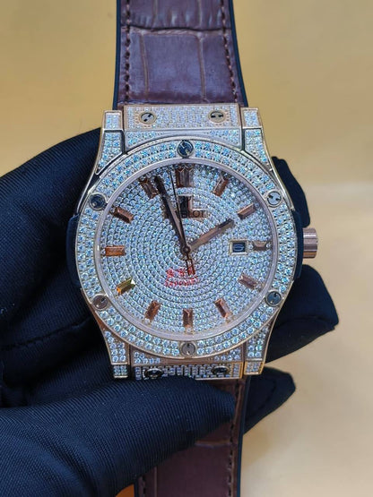 Hublot 
full stone
 for mens
 410 dhs✅
 automatic 🥰👍

Zain25
♥️♥️♥️