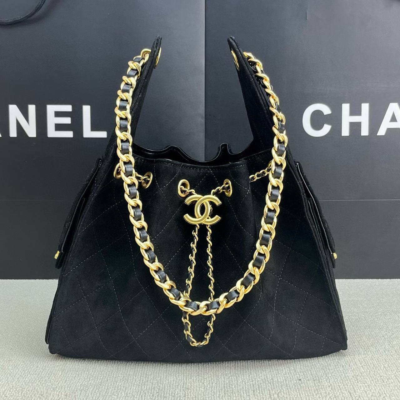 Chanel
Master
390 dhs✅
Very Good Master Quality

Zain297
♥️♥️♥️