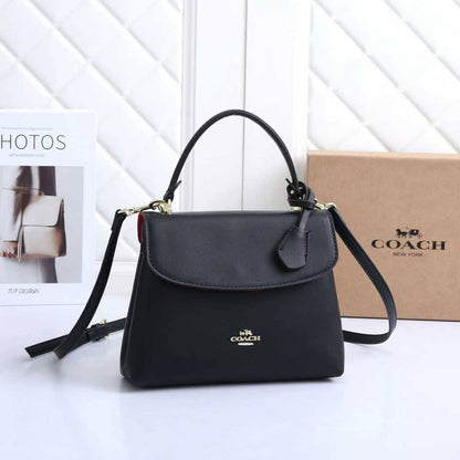 Coach 
Best quality 

with box’s 
🎁🎁🎁

110 dhs✅
size 22 cm

Zain290
♥️♥️♥️