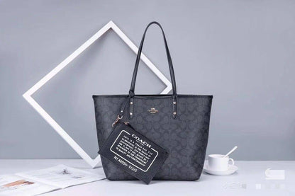 💞 Coach 2 in 1  2️⃣-sided
1️⃣ First quality＋🎁
Big Size : 45 * 30 cm
95 dhs✅
with box 🎁

Zain115
♥️♥️♥️