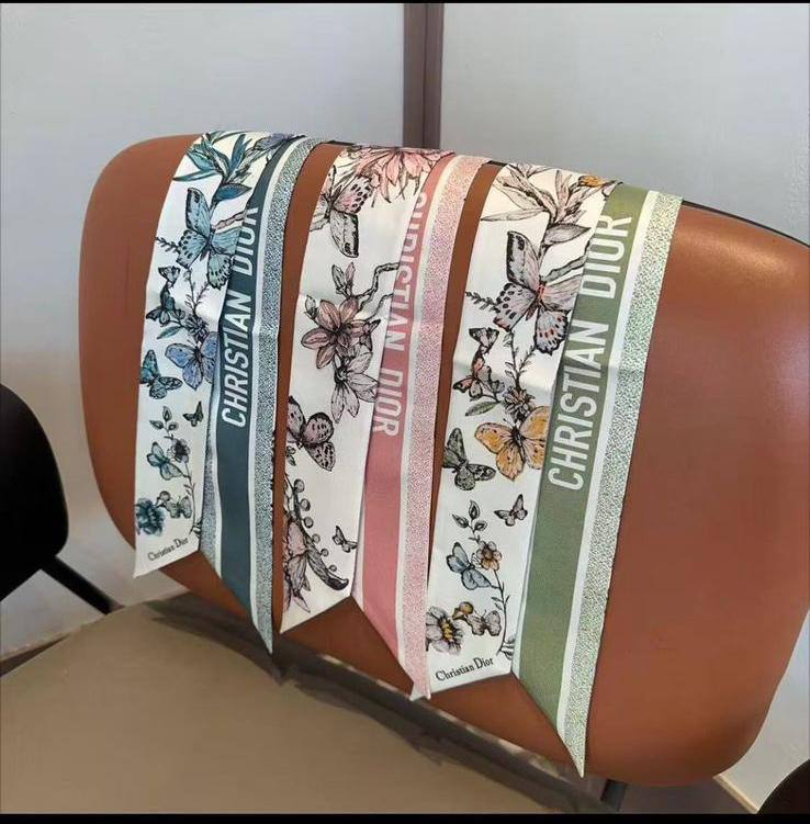 Silk   Bag scarf 
20 dhs💓

Zain93
♥️♥️♥️