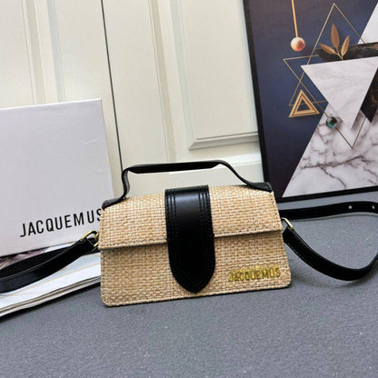 JACQUEMUS 

COPY ONE 

RESTOCK 
WITH BOX 

SMALL SIZE 

195 dhs🇦🇪🇦🇪🇦🇪
(Leather )
Zain17
♥️♥️♥️
