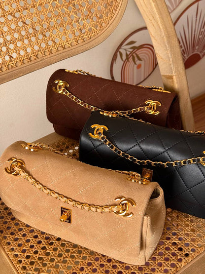 New Collection✨✨✨
CHANEL
25cm
370 dhs🇦🇪🇦🇪
*MASTER QUALITY*
With box🎁

Zain167
♥️♥️♥️