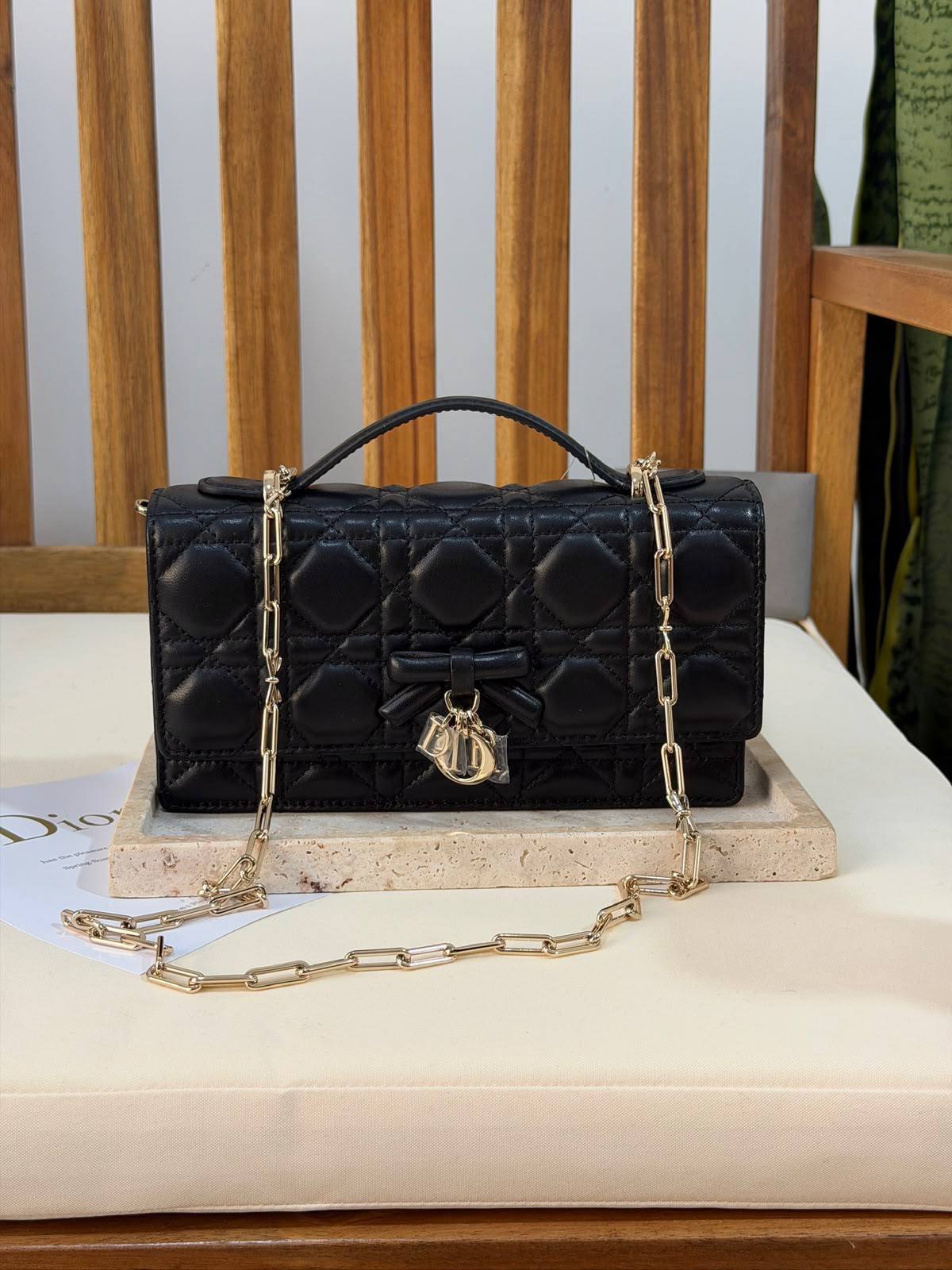 DIOR💫
Super Master Quality ⚡️
Original Packing 🎁
Size 21CM📏

For Price 👇 WhatsApp✅
0568585901 
0507557372
0552275751 Owner Zain 👌

Zain321
♥️♥️♥️