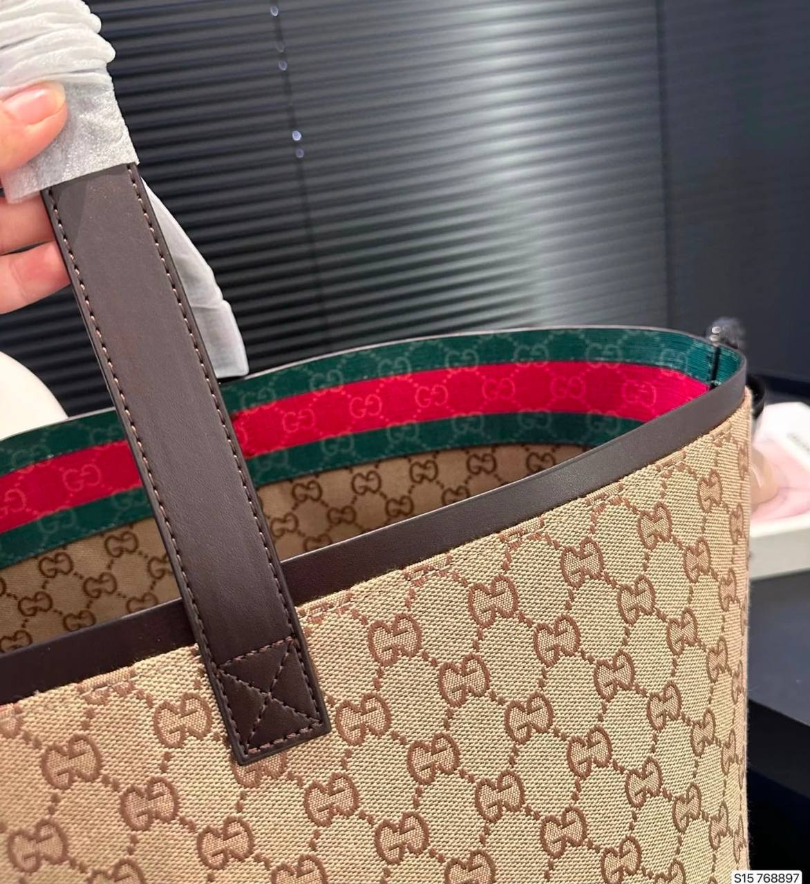 GUCCI NEW DESIGN HIGH QUALITY WITH POUCH 
120 dhs🇦🇪🇦🇪

Zain295
♥️♥️♥️