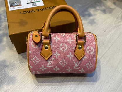 LV SPEEDY 

16cm 

with box
🎁🎁🎁

100 dhs✅

Zain44
♥️♥️♥️
