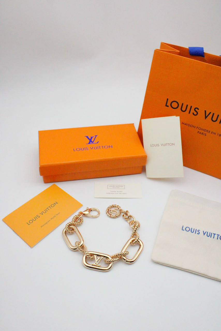 Lv bracelt

80 dhs 

Zain122
♥️♥️♥️