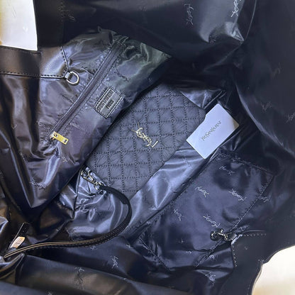 YSL 
NEW CAME GOOD QUALITY 
130 dhs🪙🌨️

Zain39
♥️♥️♥️